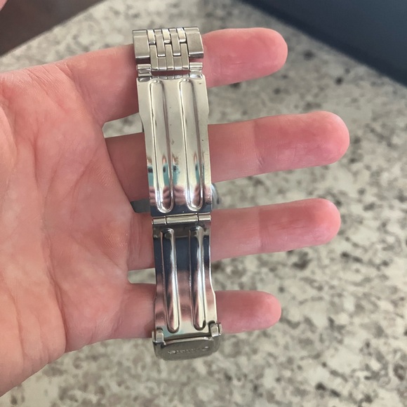 Seiko Black Dial Silver Bracelet Watch V148 - 9020 - Picture 10 of 10